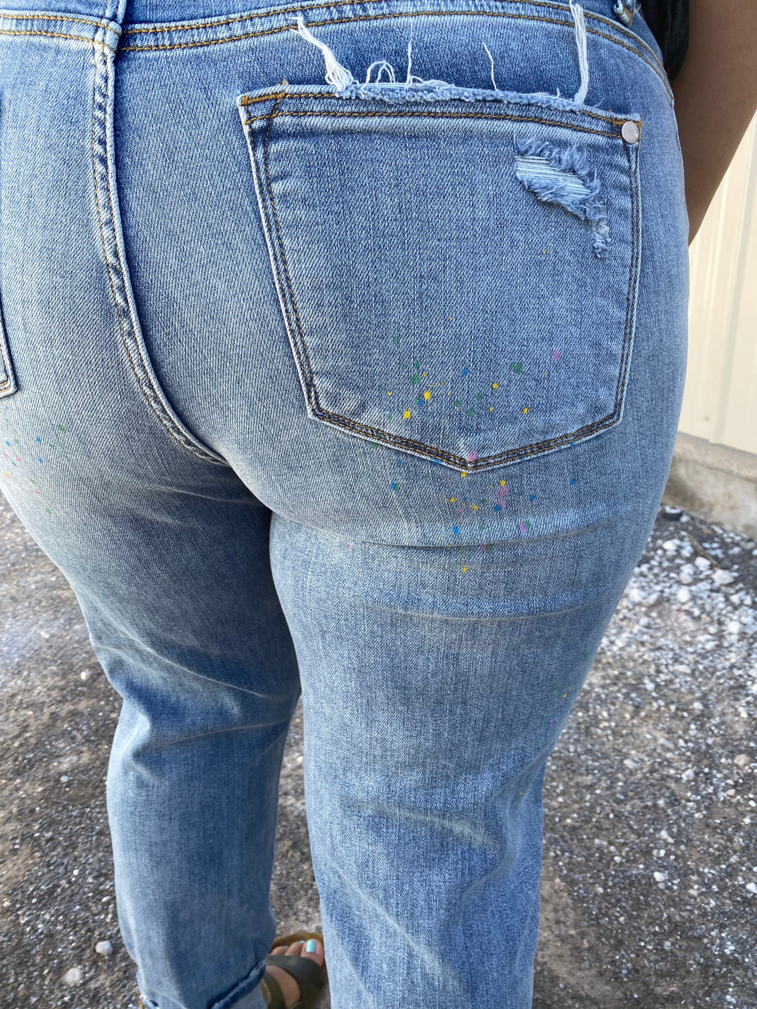 LUCKY CHARMS} Judy Blue Mid-Rise Paint Splatter Boyfriend Jeans